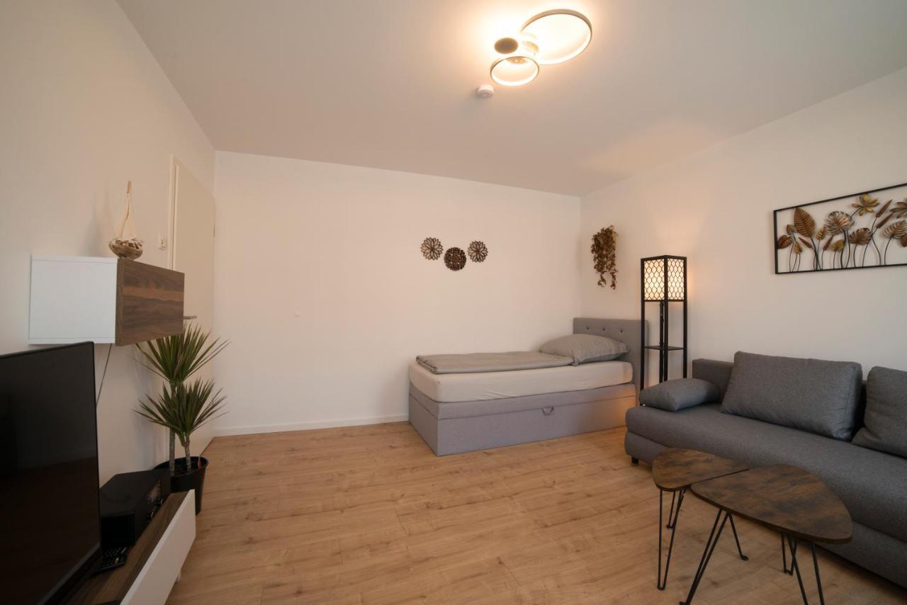 Schoene Grosse Ferienwohnung 79M2 Und 2 Baeder, Zentrumnah, 2Og Erfurt Buitenkant foto